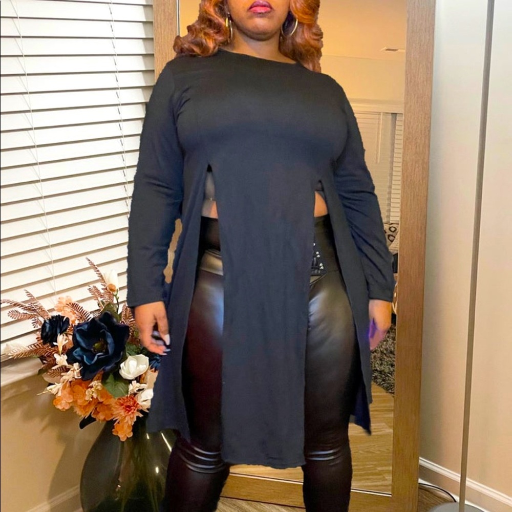 Tunic with slits